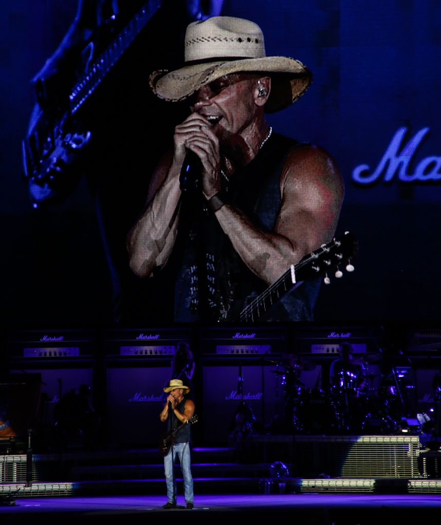 2016_Kenny_Chesney_BTobinPhoto-48